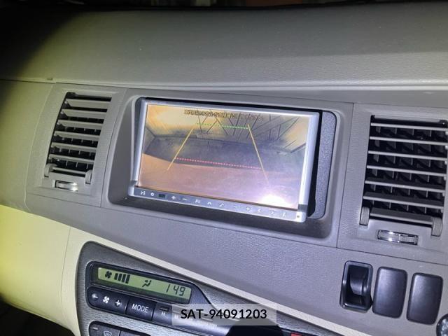 Toyota ISIS 2009-11 8336289-12