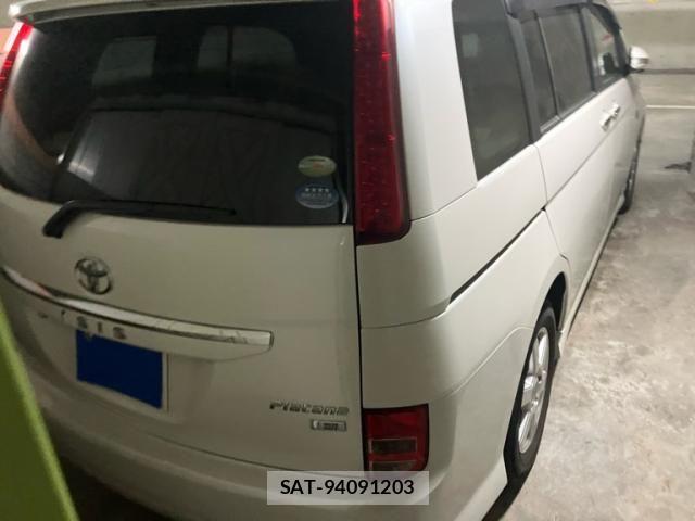 Toyota ISIS 2009-11 8336289-2