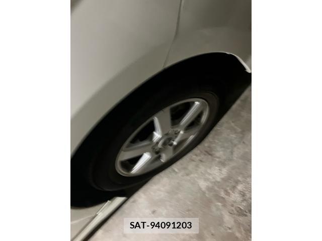 Toyota ISIS 2009-11 8336289-4
