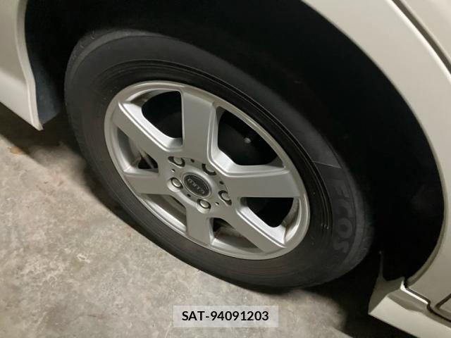 Toyota ISIS 2009-11 8336289-5