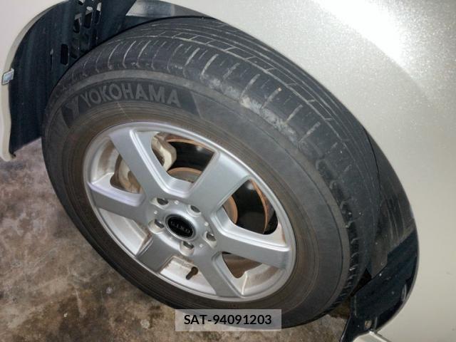 Toyota ISIS 2009-11 8336289-7