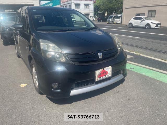 Toyota ISIS 2013-10 8354719-0