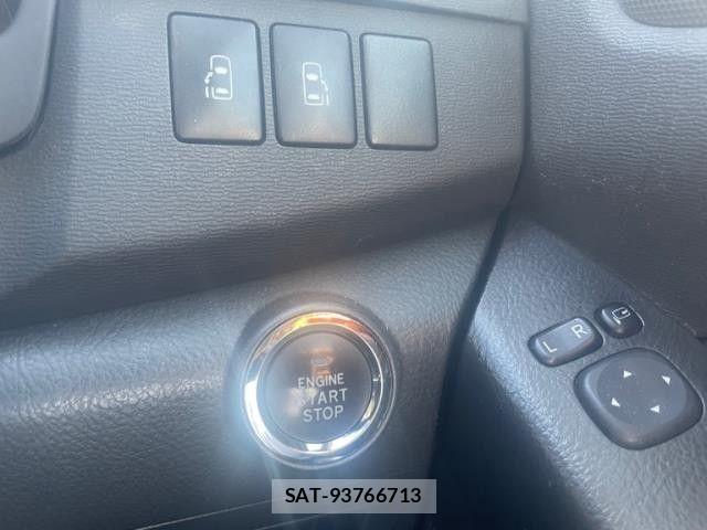 Toyota ISIS 2013-10 8354719-6