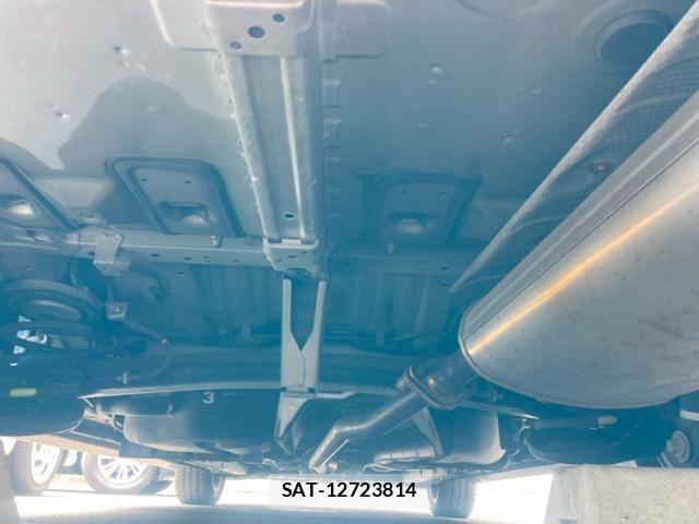 Toyota ISIS 2012-10 8354721-10