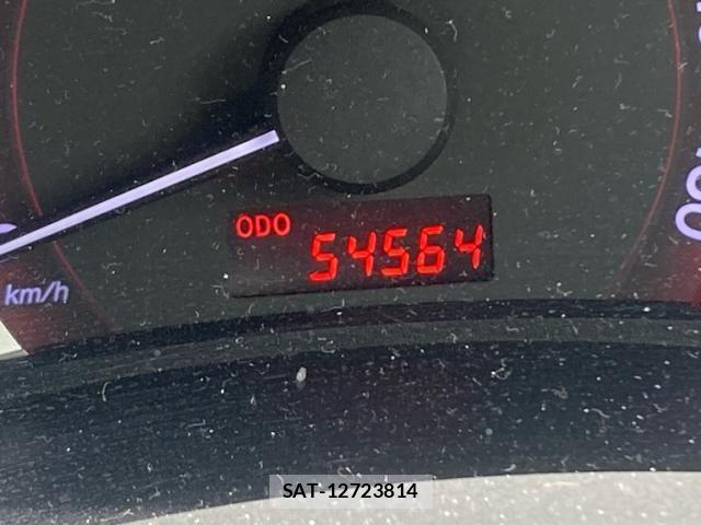Toyota ISIS 2012-10 8354721-20
