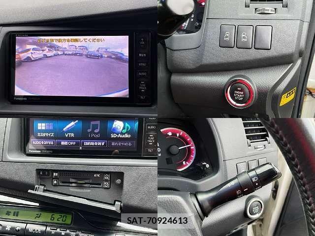 Toyota ISIS 2012-01 8366406-4