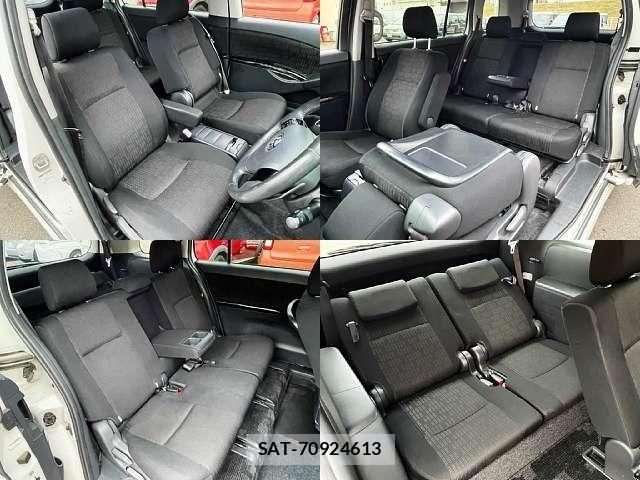 Toyota ISIS 2012-01 8366406-6