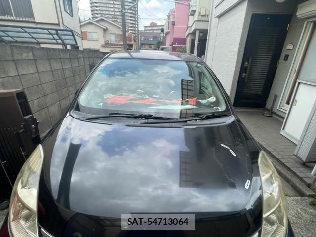 Toyota ISIS 2005-05 8366407-5