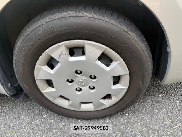 Toyota ISIS 2011-09 8366408-2