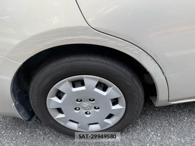Toyota ISIS 2011-09 8366408-3