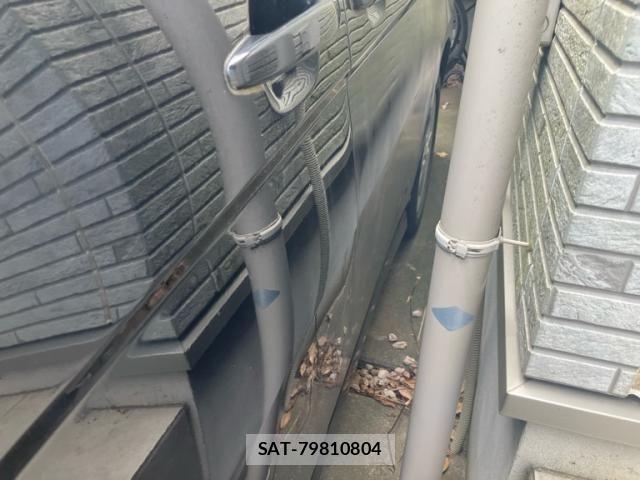 Toyota ISIS 2005-08 8371748-24