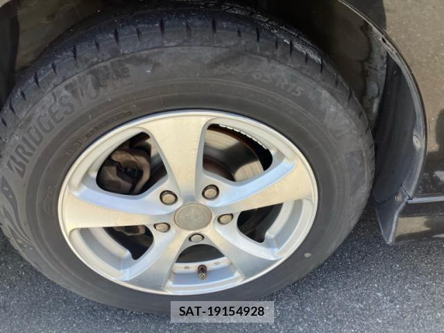 Toyota ISIS 2007-12 8412967-9