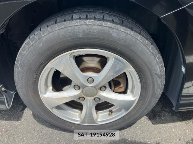 Toyota ISIS 2007-12 8412967-10