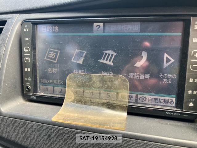 Toyota ISIS 2007-12 8412967-16