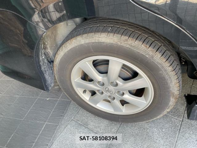 Toyota ISIS 2011-09 8412968-12