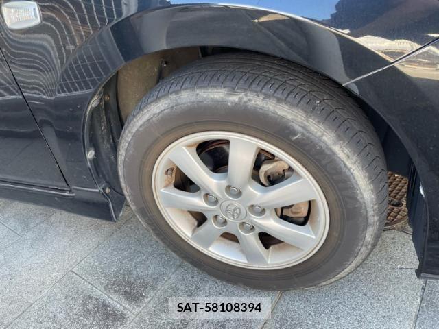Toyota ISIS 2011-09 8412968-13