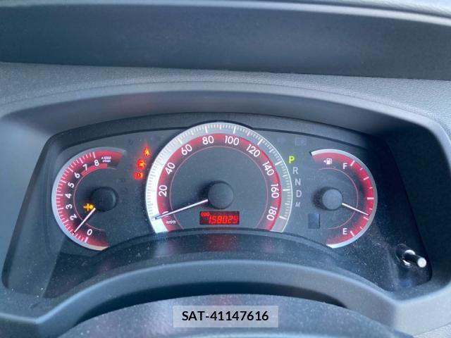 Toyota ISIS 2012-11 8457706-19