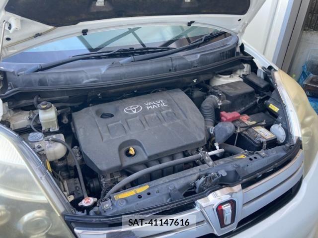 Toyota ISIS 2012-11 8457706-8