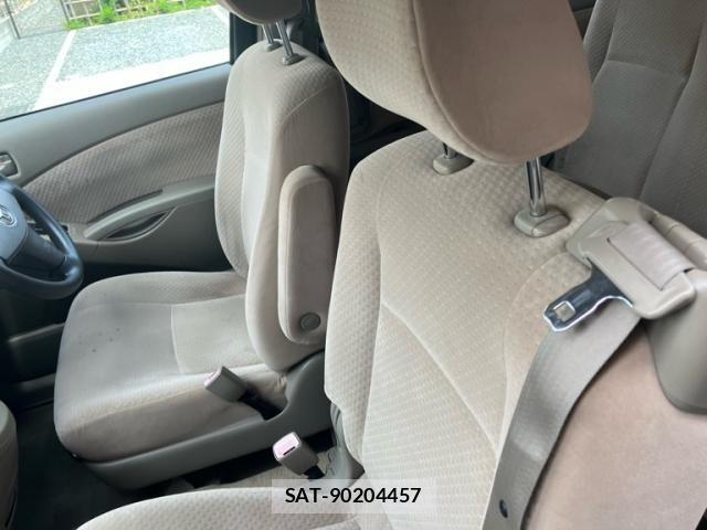 Toyota ISIS 2006-05 8485523-15
