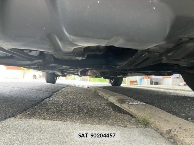 Toyota ISIS 2006-05 8485523-21
