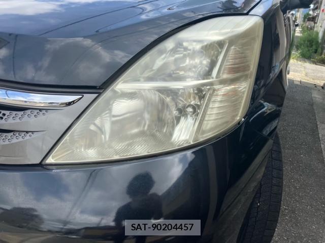 Toyota ISIS 2006-05 8485523-2
