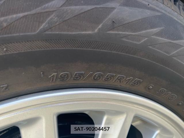 Toyota ISIS 2006-05 8485523-8