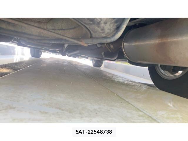 Toyota ISIS 2010-07 8485522-18
