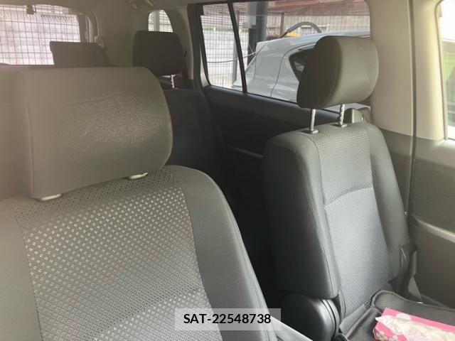 Toyota ISIS 2010-07 8485522-5