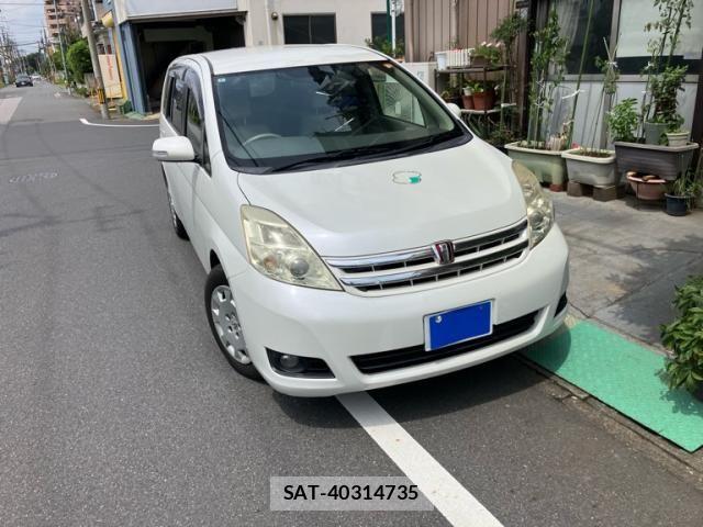 Toyota ISIS 2010-08 8562226-0