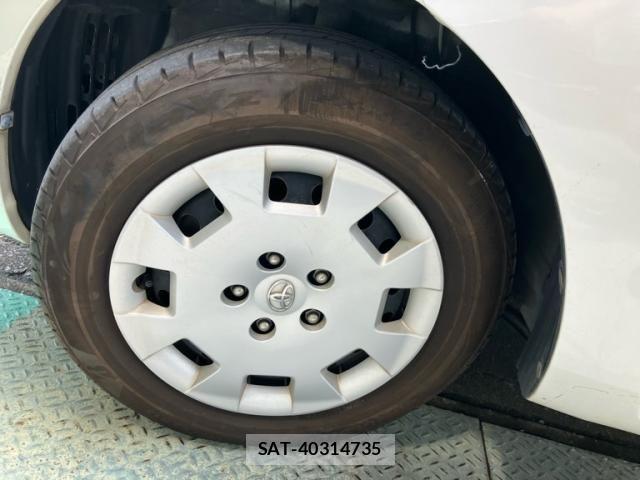 Toyota ISIS 2010-08 8562226-9