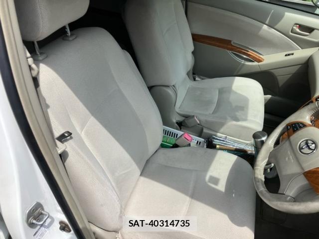 Toyota ISIS 2010-08 8562226-14