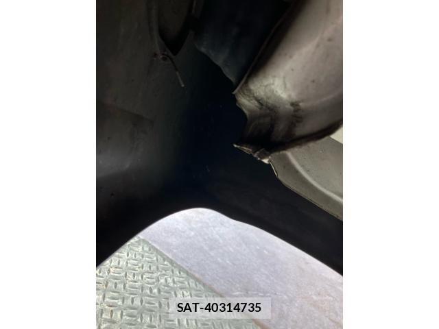 Toyota ISIS 2010-08 8562226-28