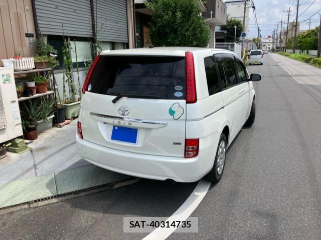 Toyota ISIS 2010-08 8562226-5