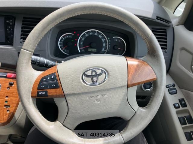Toyota ISIS 2010-08 8562226-7