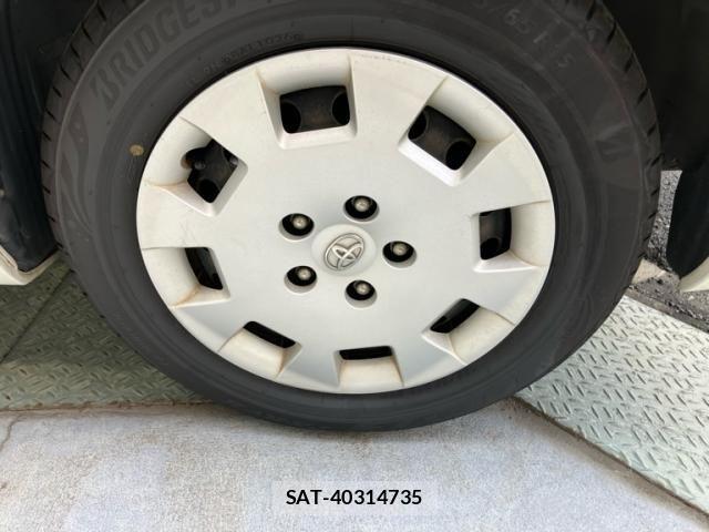 Toyota ISIS 2010-08 8562226-8
