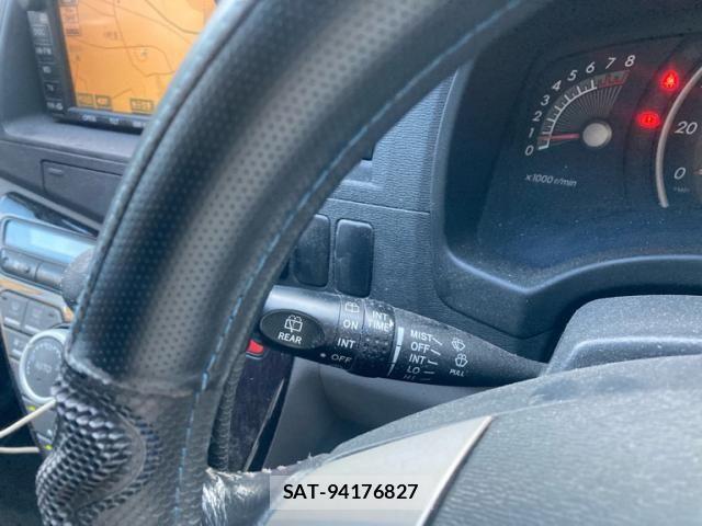 Toyota ISIS 2005-03 8562224-16