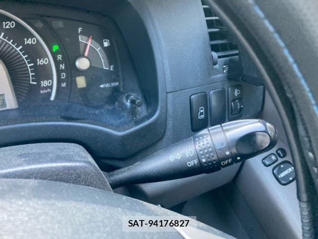 Toyota ISIS 2005-03 8562224-17