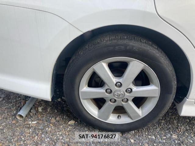Toyota ISIS 2005-03 8562224-6