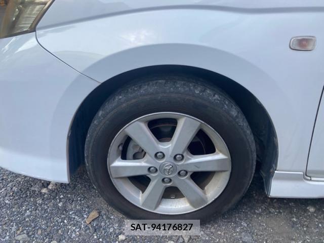 Toyota ISIS 2005-03 8562224-8