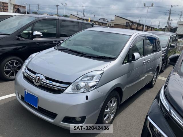 Toyota ISIS 2012-07 8562225-0