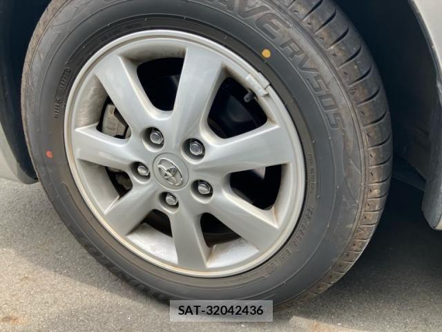 Toyota ISIS 2012-07 8562225-9