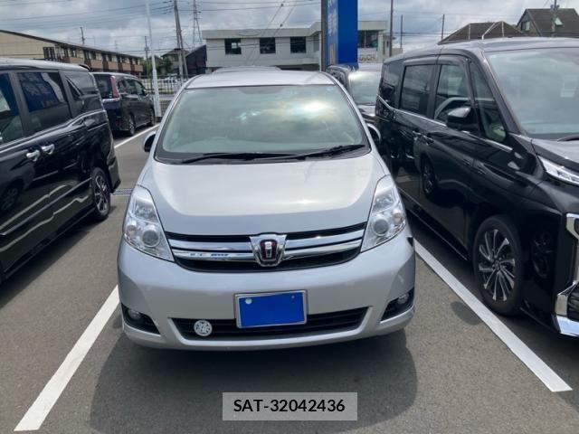 Toyota ISIS 2012-07 8562225-1