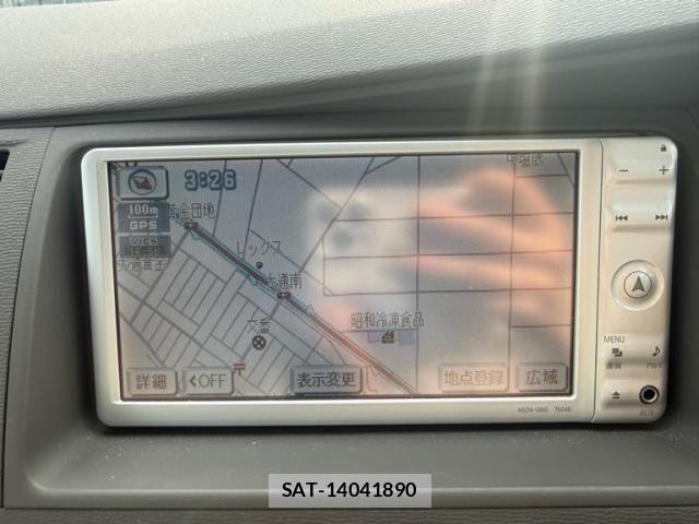 Toyota ISIS 2010-09 8627210-15