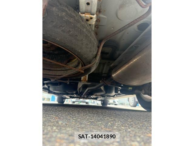 Toyota ISIS 2010-09 8627210-6