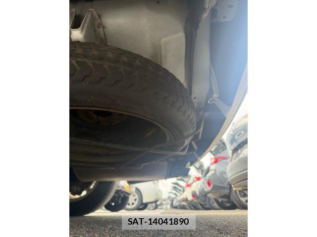 Toyota ISIS 2010-09 8627210-7