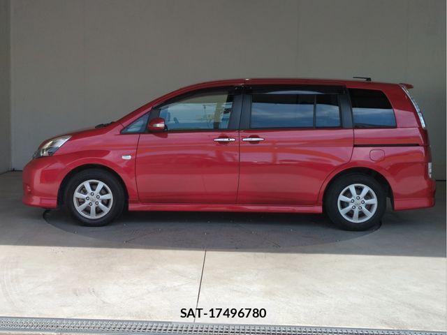Toyota ISIS 2012-11 8659563-19