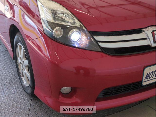 Toyota ISIS 2012-11 8659563-20