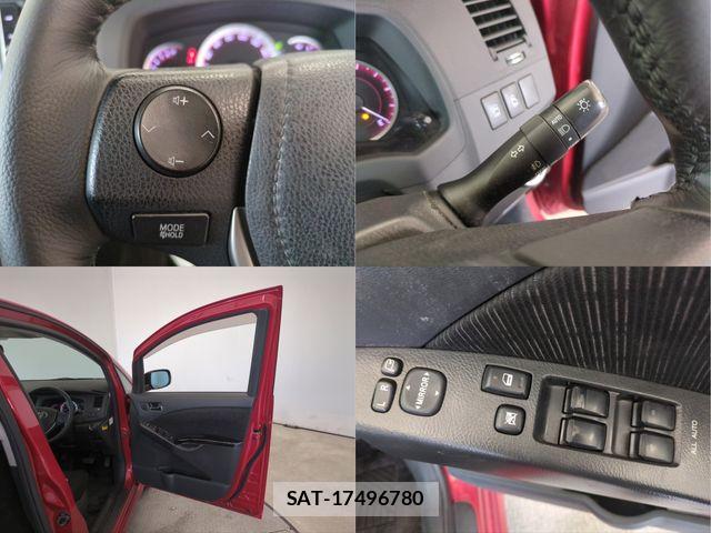 Toyota ISIS 2012-11 8659563-28