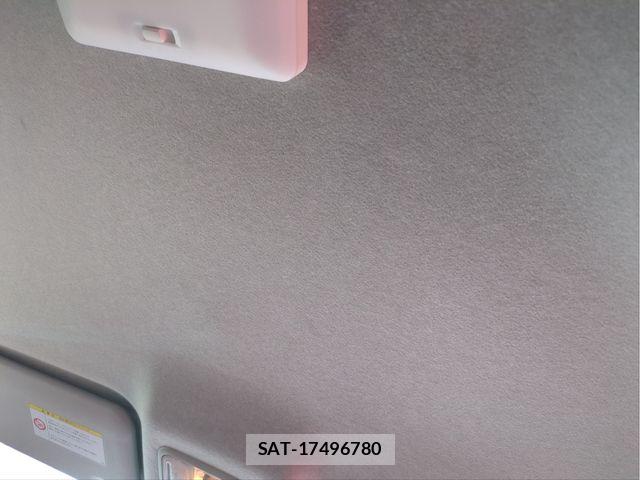 Toyota ISIS 2012-11 8659563-5
