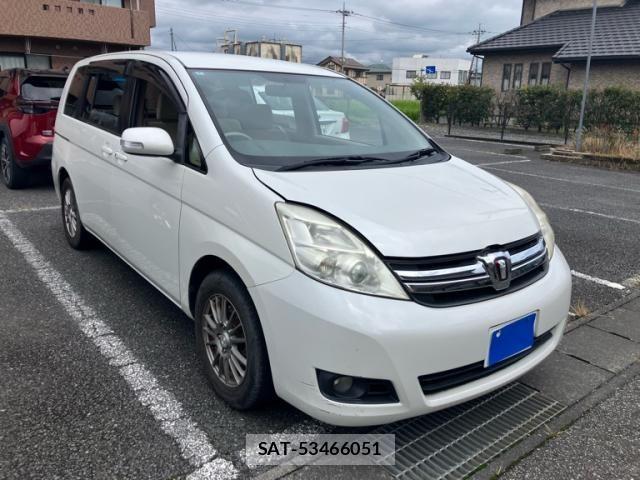 Toyota ISIS 2012-04 8659556-1